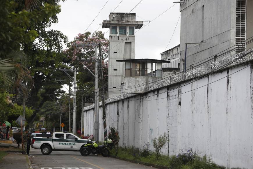 Reyerta e incendio deja al menos 51 reclusos muertos en una cárcel de Colombia (Fotos)