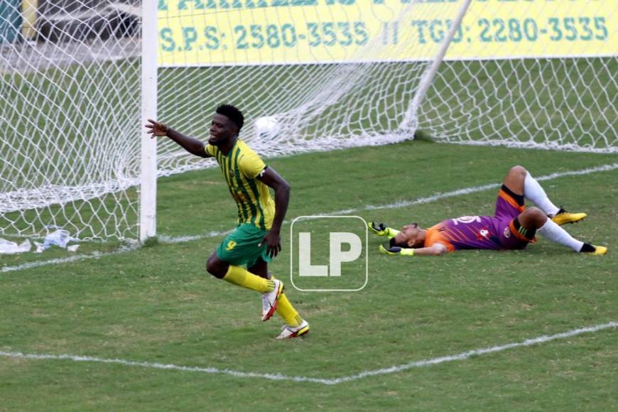 El delantero hondureño Jerrick Díaz celebrando su gol contra el Génesis de Comayagua.