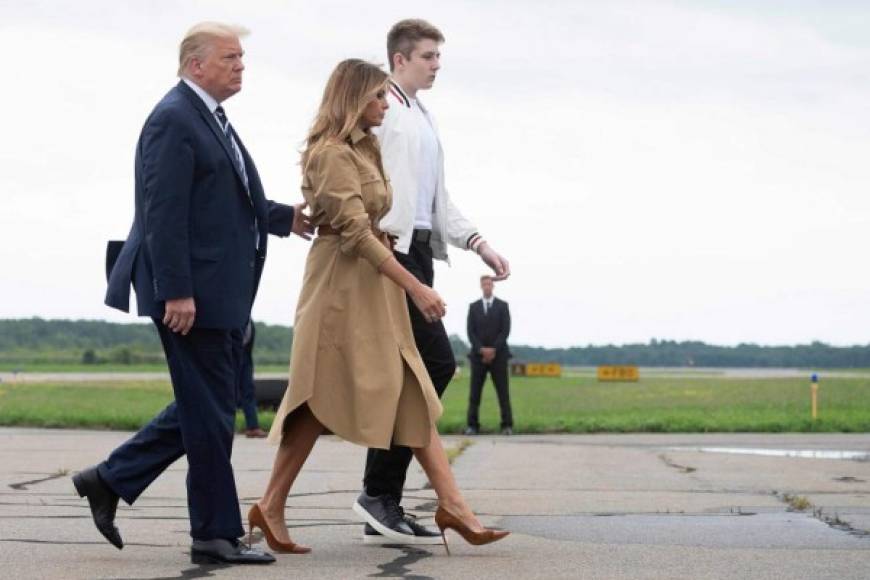 'Barron Trump llegando a los drafts de la NBA', escribió un usuario en Twitter.