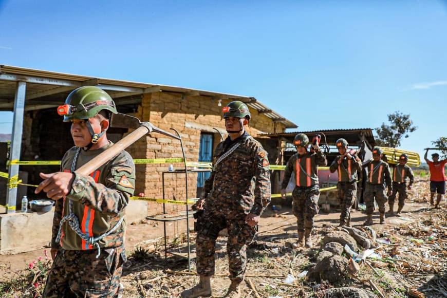 Protección Civil ha emitido alerta roja (emergencia) en el municipio de San Lorenzo y alerta verde (preventiva) en el resto de ciudades de los departamentos de Ahuachapán y Santa Ana.