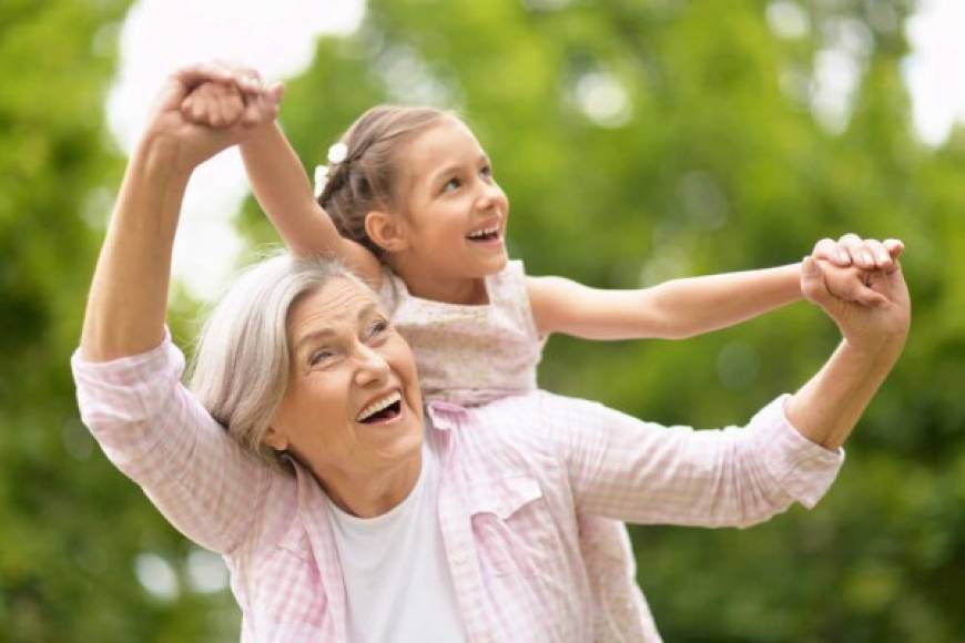 Cuando de consejos se trata, las abuelas son las mejores consejeras. Por estas y otras razones las abuelas se merecen todo el amor del mundo.