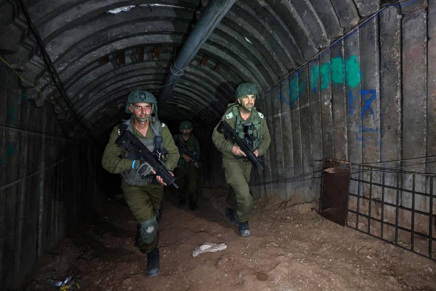 El ejército israelí aseguró este domingo haber descubierto “el mayor <b>túnel</b>” <b>subterráneo</b> construido por Hamás en la Franja de Gaza y que desemboca a unos escasos centenares de metros del territorio de Israel.