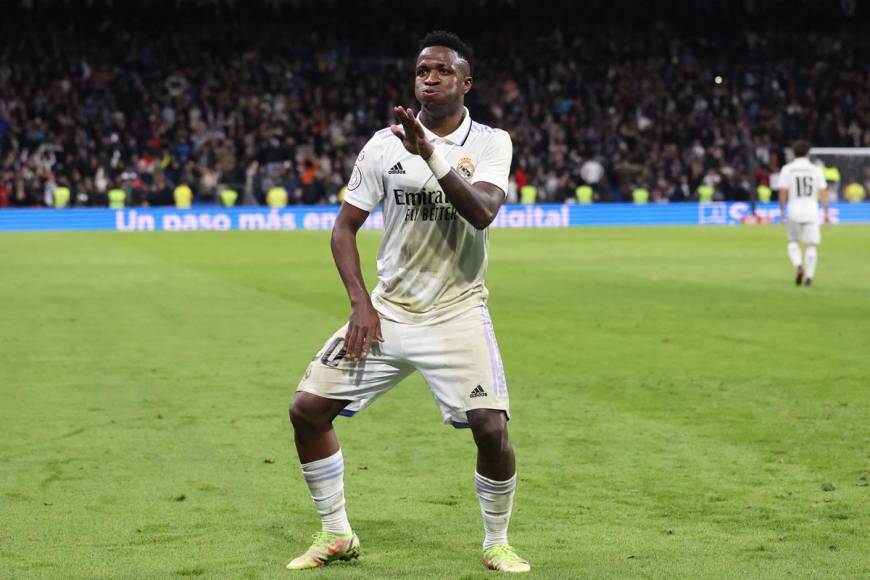 Vinicius selló la victoria del Real Madrid y lo celebró bailando ante su público en el estadio Santiago Bernabéu.