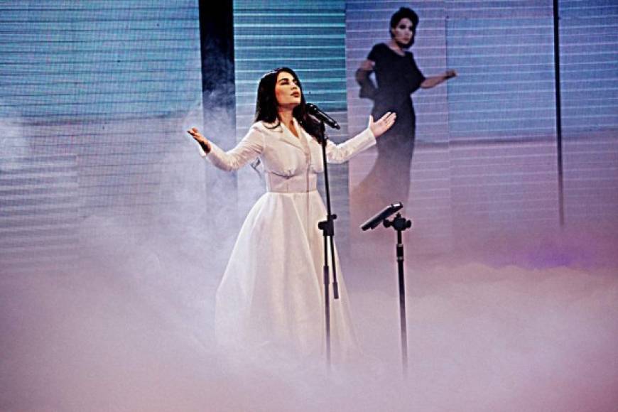 Aryana, de 36 años, con una larga trayectoria como cantante participó recientemente como jueza del popular concurso de canto 'La Voz' en Kabul.