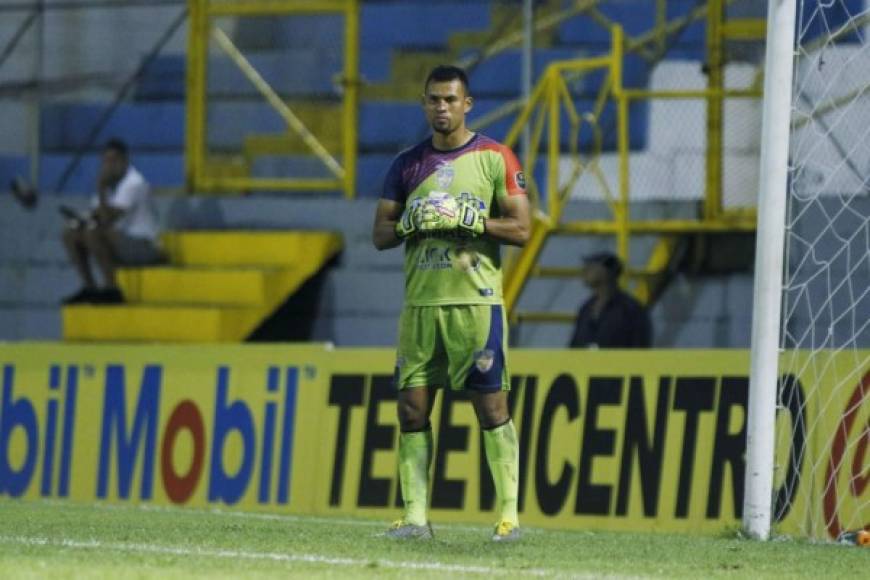 Gerson Argueta: El portero seguirá en el Real de Minas luego de que el club minero consiguió que el Olimpia se lo prestara para el Apertura 2020.