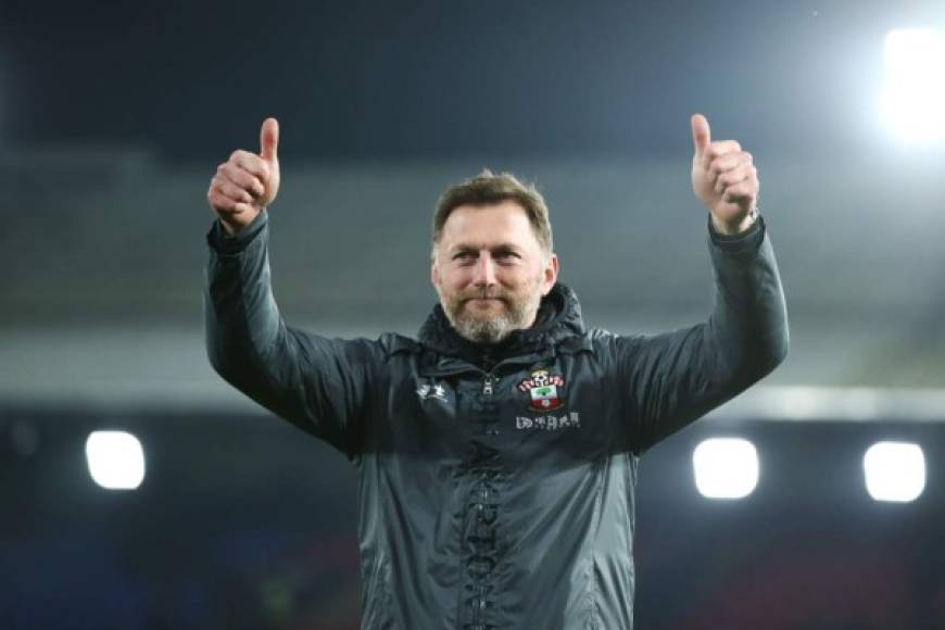 El Southampton ha anunciado la renovación de su entrenador, Ralph Hasenhuttl, por cuatro temporadas más, hasta 2024. 'Esto, para mí, ha sido una decisión fácil. Fácil por la gran relación que he establecido con el club, los jugadores y los fanáticos, y también por el vínculo que han establecido conmigo', ha manifestado el técnico tras conocerse el acuerdo.