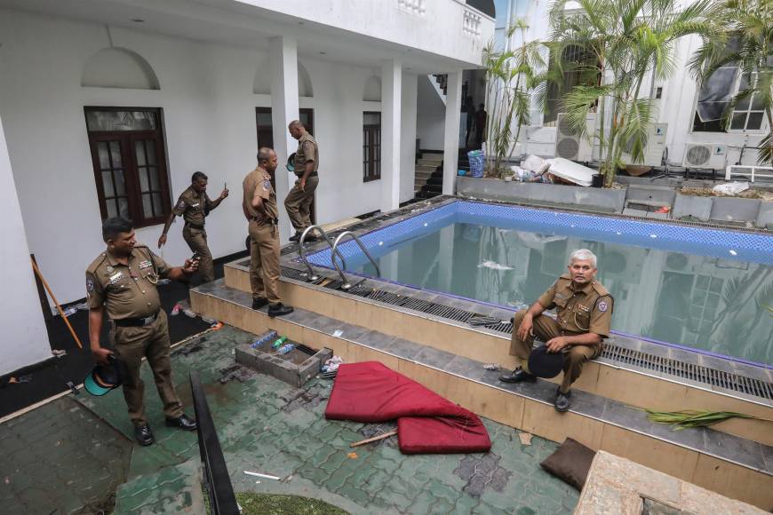 Impactantes imágenes de la invasión a la residencia del presidente de Sri Lanka que salió huyendo