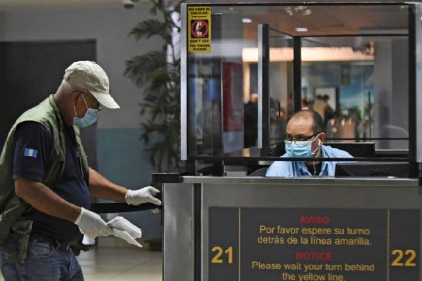 Temor en aerolíneas: muere un empleado de Flybe por coronavirus