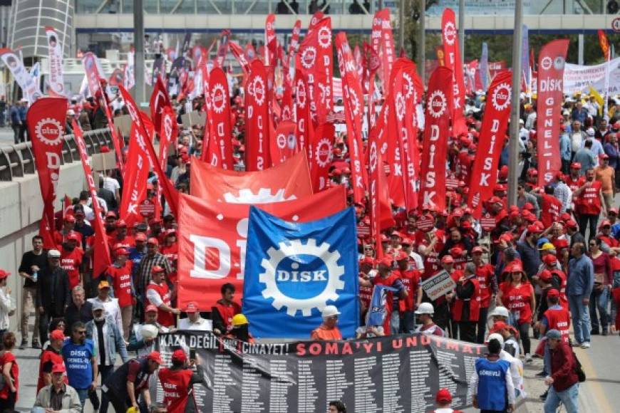 Trabajadores marchan en Ankara, Capital de Turquía.