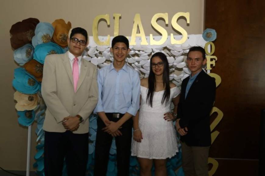 David Ordóñez, Elvis Rivera, Valerie Rodas y Kevin Fernández.