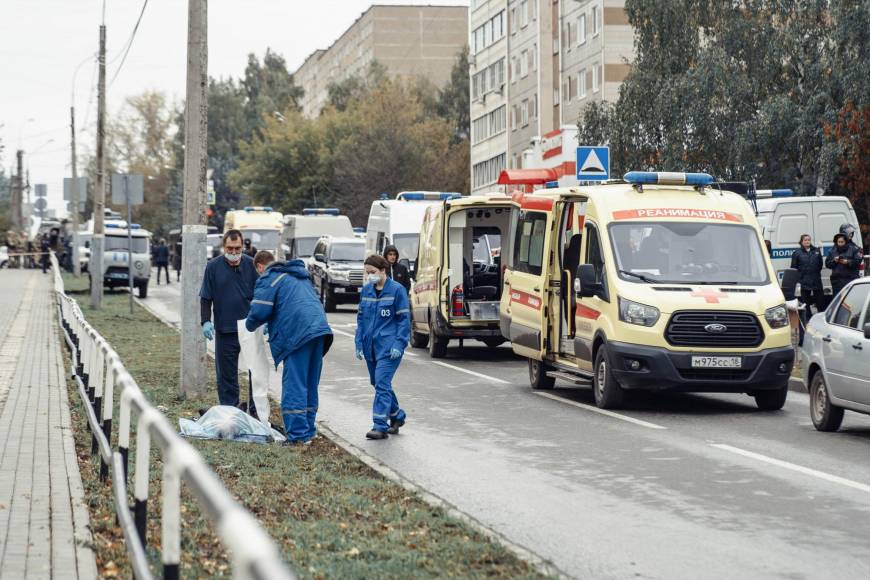 “Conocemos el nombre del hombre que hizo eso. Es Artiom Kazántsev, un habitante de Izhevsk, que estaba en el registro de pacientes de un psiquiátrico.