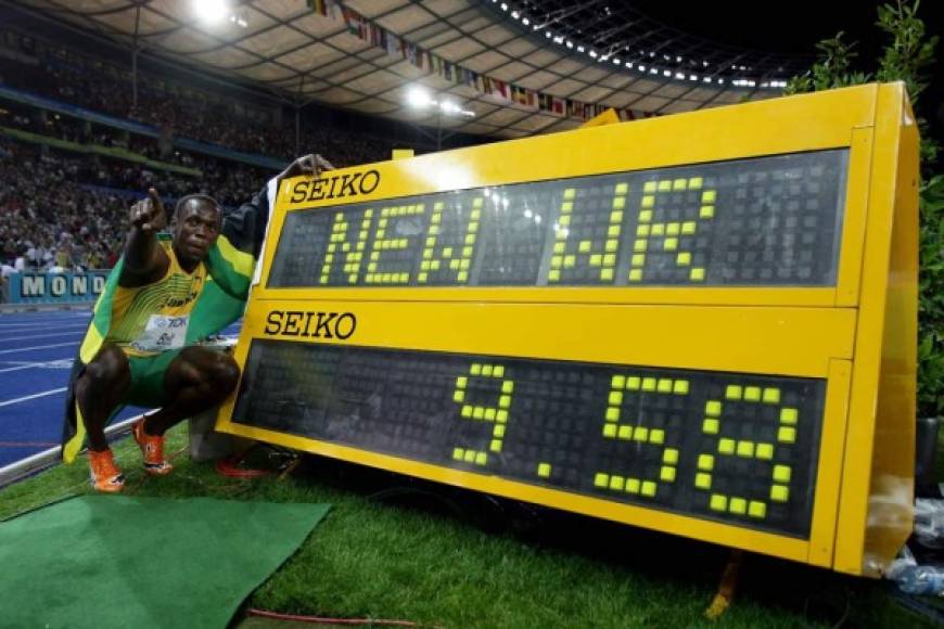 El actual récord mundial en los 100 metros le pertenece a él. Marcó 9.58 segundos en el 2009.