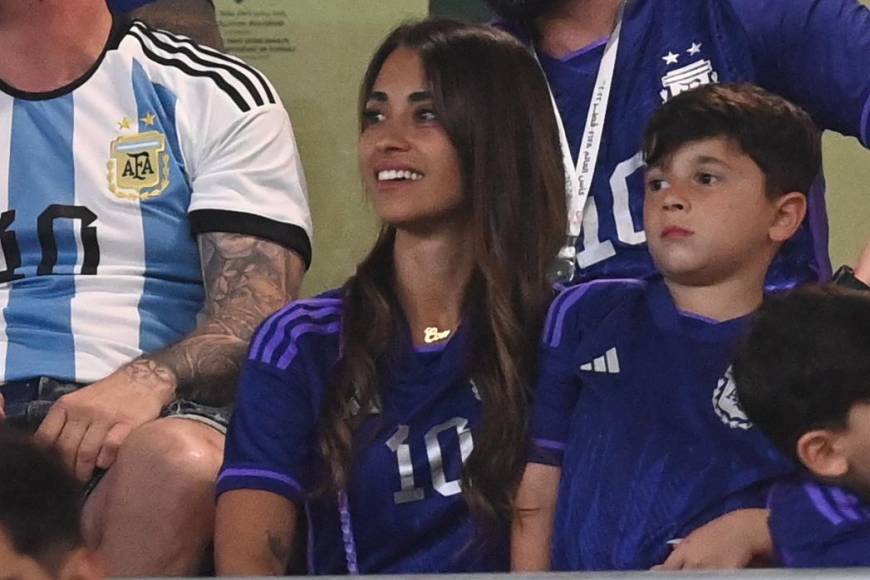 Antonela estuvo con sus hijos apoyando a su gran amor Lionel Messi.