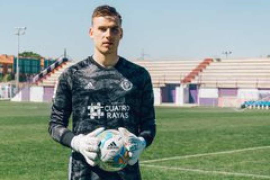 Andriy Lunin ya posa como nuevo guardameta del Valladolid en su presentación. El guardameta ucraniano llega cedido a Pucela por el Real Madrid.