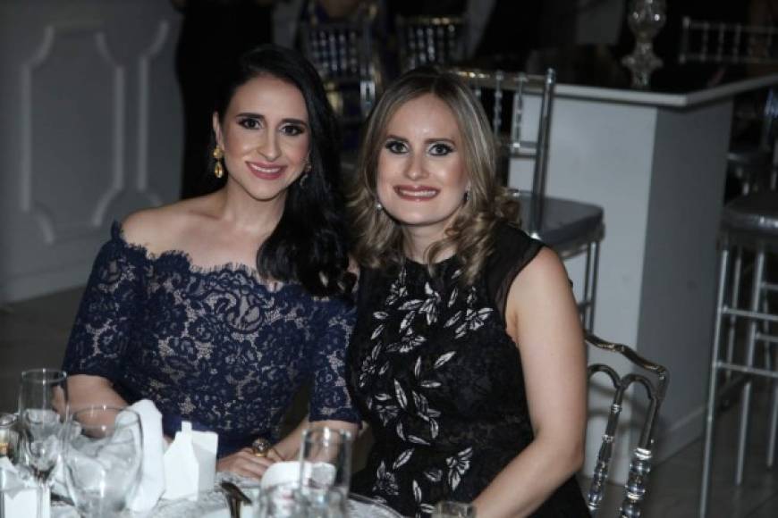 Ana Fattaleh y Michelle Yibrín.