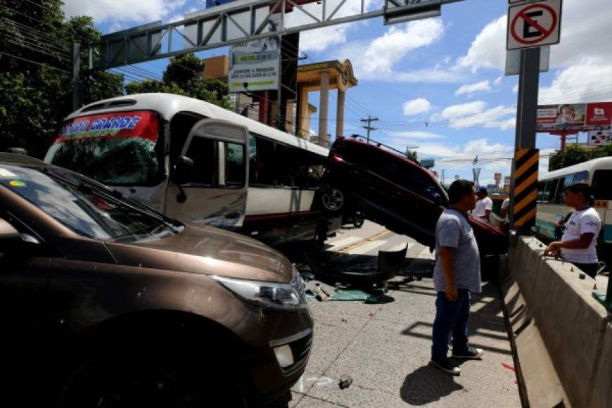 El accidente generó congestionamiento vial durante unas horas.