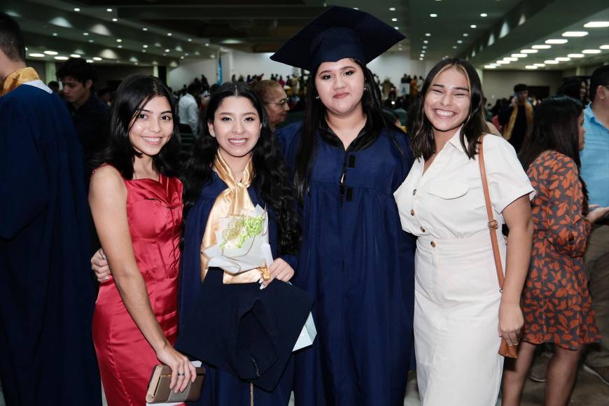 Yanelis Molina, Keren Aguilar, Emily López y Gaby Rosa