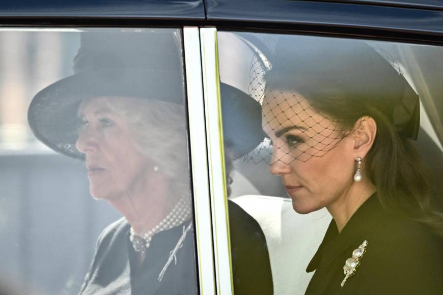 La princesa de gales utilizó un broche con un gran significado que perteneció a la fallecida reina.
