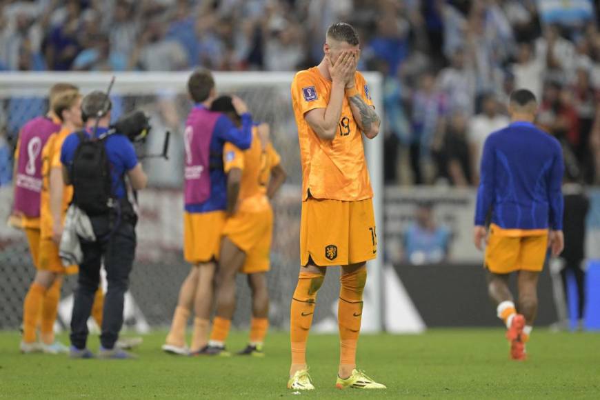 La tristeza de los jugadores de Países Bajos tras caer eliminados en penales.