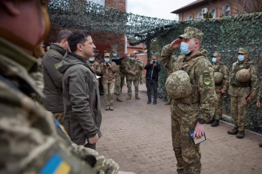El presidente ucraniano, Volodímir Zelenski, visitó la zona en conflicto para supervisar la labor de sus tropas.