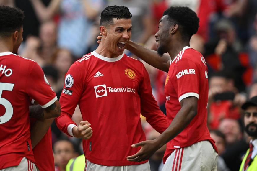 CR7 celebró el gol con Anthony Elanga, quien le dio la asistencia para el primer tanto.