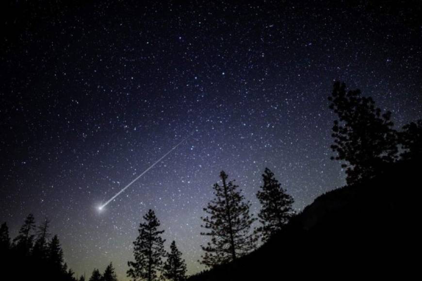 4. El meteorito 2007 FT3 no es el único con una trayectoria cercana a nuestro planeta. La NASA indica que otro cuerpo, el 2006 QV89, también podría chocar contra la Tierra el próximo 9 de septiembre.