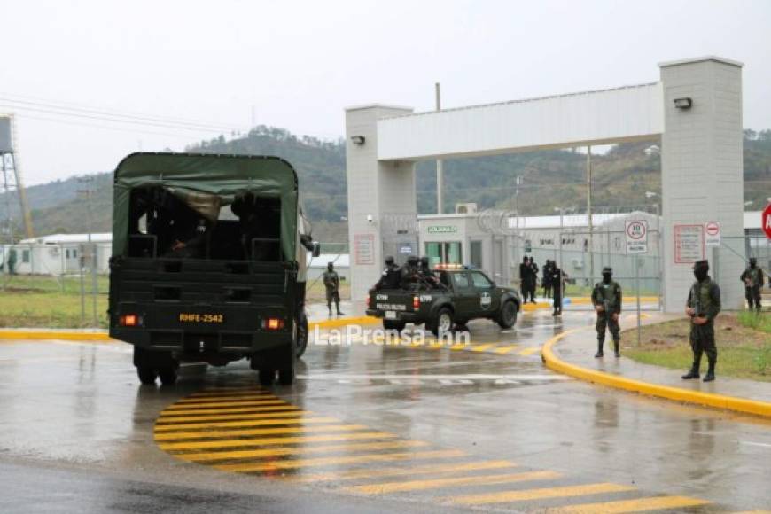 Instituciones de seguridad de Estado ejecutaron la operación 'Arpía' que traslada a más de 700 internos del penal sampedrano hacia 'El Pozo'.