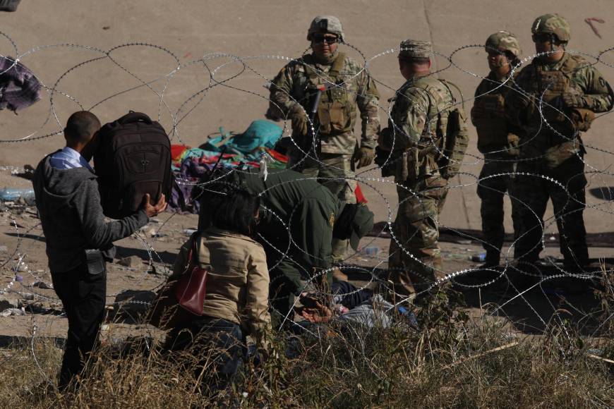 El Gobernador de Texas, Greg Abbott, ordenó el despliegue de la Guardia Nacional para frenar los cruces masivos de migrantes en esta zona.