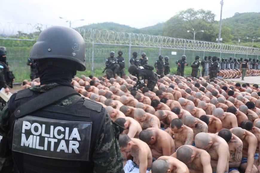 La Policía Militar del Orden Publico (PMOP) intervino este jueves la cárcel de máxima seguridad “El Pozo” en Ilama, Santa Bárbara, en el noroccidente de Honduras. 