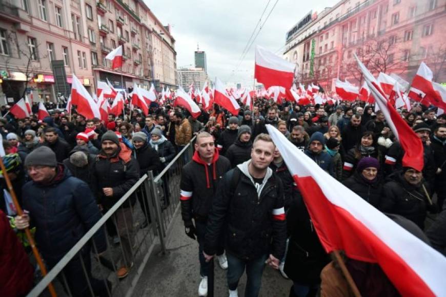 Polonia. Festejan Día de la Independencia. Los nacionalistas polacos participan en una inmensa marcha bajo el lema “Queremos a Dios” como parte del día de la independencia de Polonia.