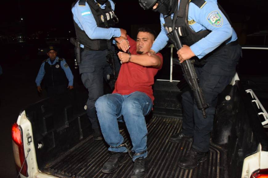 El pandillero, identificado como Daniel Alejandro Almendares, fue capturado en la ciudad de Siguatepeque, departamento central de Comayagua, dijo el director de la Policía Nacional, Juan Manuel Aguilar.