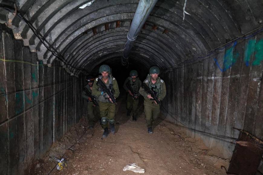 Hamás construyó toda una serie de túneles subterráneos en Gaza para eludir el bloqueo establecido por Israel desde 2007, cuando la organización islamista palestina empezó a gobernar en la Franja.