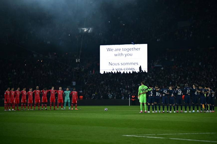 Antes del inicio del partido se guardó un emotivo minuto de silencio en memoria de las víctimas de los terremotos de Turquía y Siria.