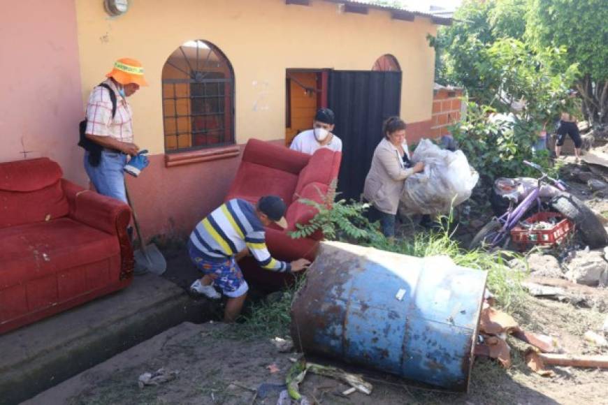 En 'alerta' amarilla, por disposición de la Copeco, también permanecen varios municipios de los departamentos de Cortés, Yoro y Atlántida, en el norte del país, situados a orillas del caudaloso río Ulúa, que nace en el occidente y desemboca en el Caribe.