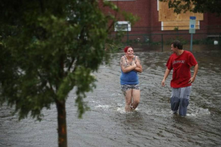 los expertos alertan de que es un sistema de gran tamaño, muy bien organizado, que mantiene su potencial destructor por el peligro de marejadas ciclónicas, inundaciones e intensas precipitaciones a su paso.