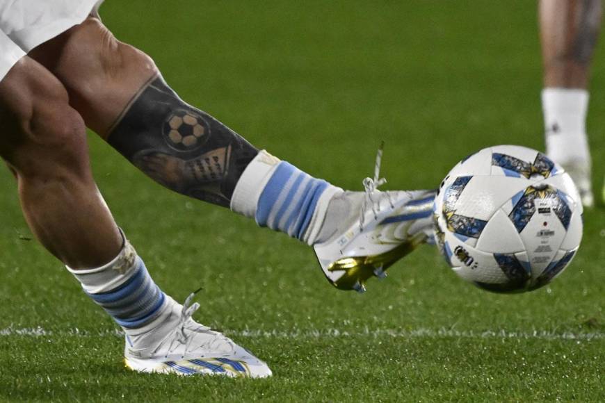 Así se ven las piernas del mejor jugador del mundo: Lionel Andrés Messi Cuccittini.