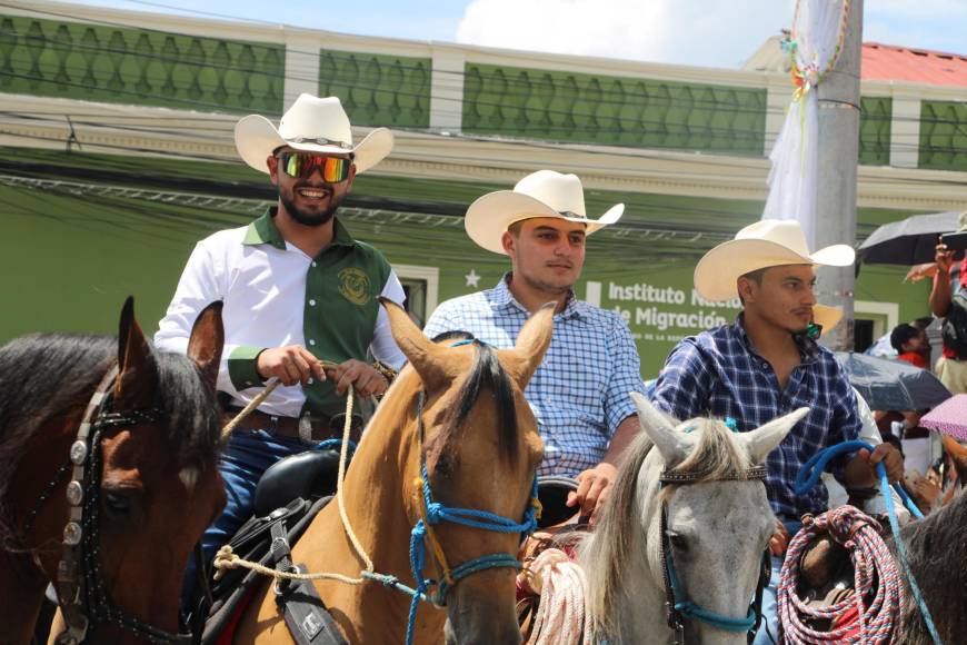 Más de 700 jinetes de todo Honduras participaron en el desfile hípico de Santa Rosa de Copán