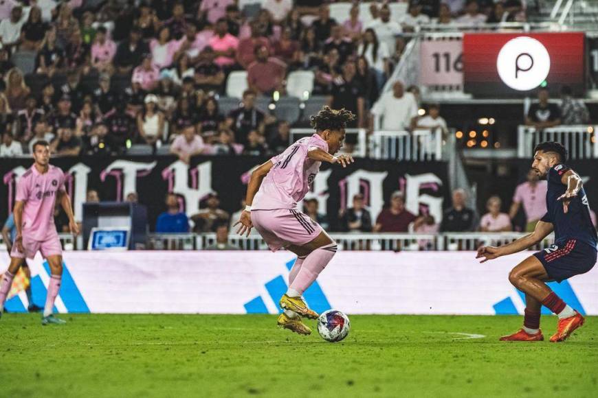 La temporada pasada, en la MLS Next Pro, Ruiz participó en 16 partidos y fue promovido al primer equipo al cumplir recientemente los 19 años de edad.