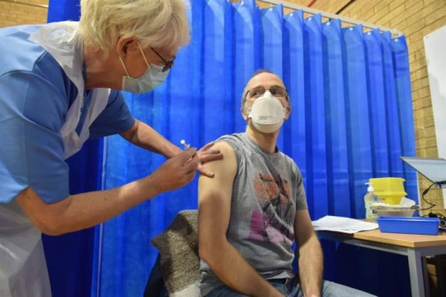 Día V: Los británicos, primeros en vacunarse contra covid-19 y la esperanza se extiende en el mundo