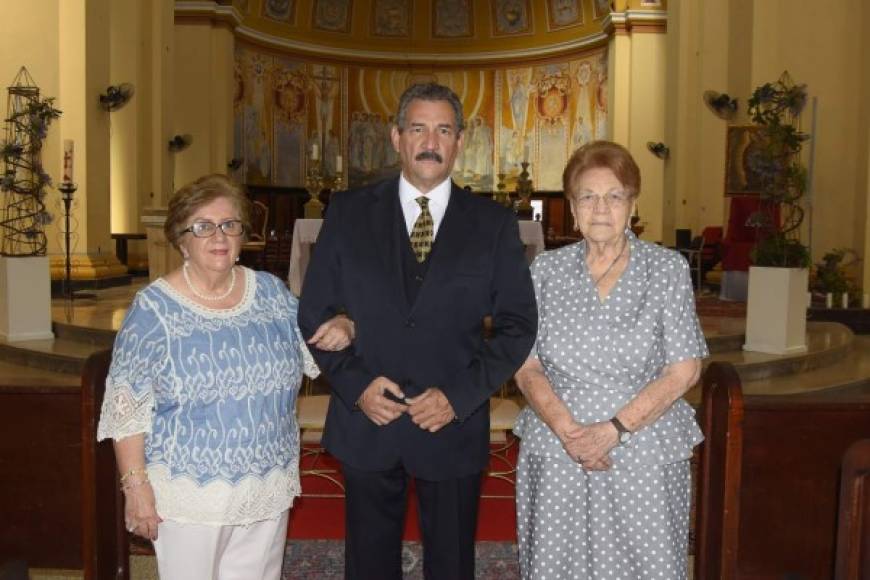 Anatilde Castro, Joaquín y Emérita Prieto.