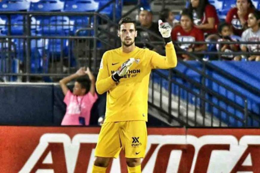 Sergio Rico: El joven portero español de 25 años de edad milita en el Sevilla y es uno de los posibles reemplazos de Keylor Navas en el Real Madrid.