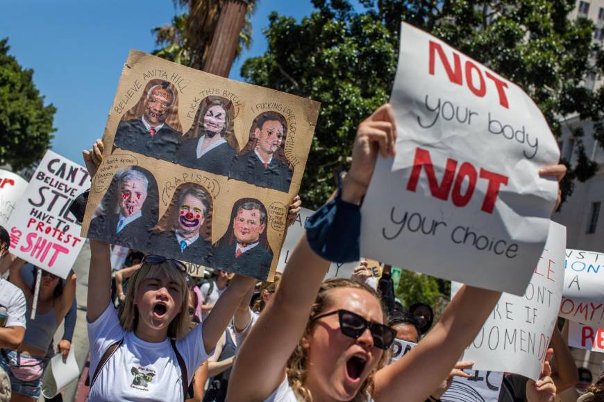 Las imágenes de las masivas protestas tras anulación del derecho al aborto en EEUU
