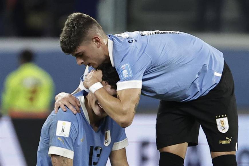 Entre lágrimas y abrazos festejaron el triunfo y el pase a la siguiente fase del Mundial Sub-20 de Argentina.