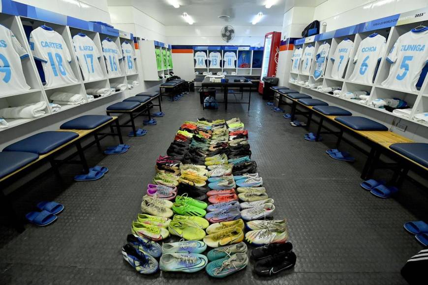 El bonito vestuario de Honduras en el estadio Malvinas Argentinas, en la provincia de Mendoza.