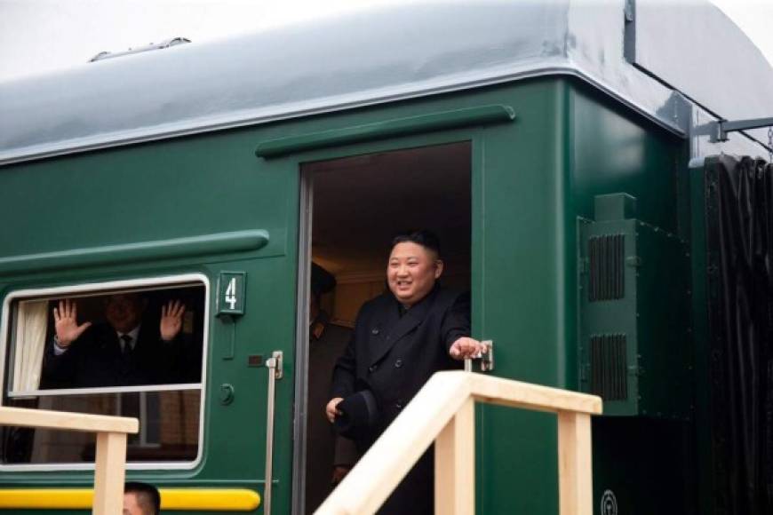 Funcionarios surcoreanos y estadounidenses creen que Kim se encuentra refugiado en un exclusivo resort de Wonsan, en la costa este del país, luego de que imágenes de satélite mostraron el tren especial del líder norcoreano en una estación de esa región.