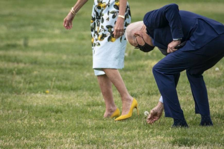 Desde que llegaron a la Casa Blanca, la nueva pareja presidencial estadounidense ha demostrado su amor en público. Esta vez, el mandatario Joe Biden y la primera dama fueron protagonistas de una tierna y romántica escena. Fotos AFP