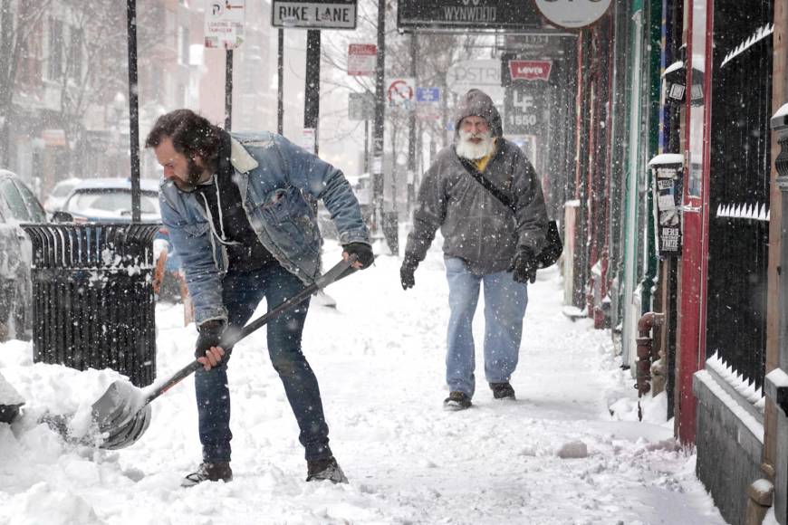 Las imágenes de la nueva tormenta invernal que congela gran parte de EEUU