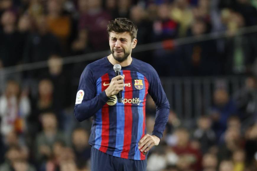 Gerard Piqué no pudo contener las lágrimas durante su mensaje de despedida en el Spotify Camp Nou.