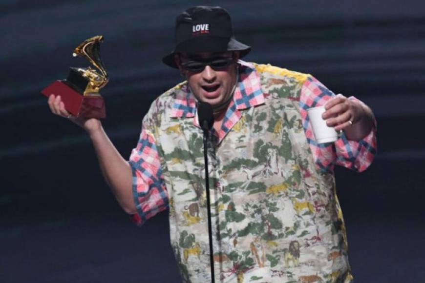 Al ganar el Grammy Latino a mejor álbum de música urbana, Bad Bunny reclamó que el reguetón forma parte de la cultura latina, aunque sí instó a sus colegas a producir música de mejor calidad y a dejar de centrarse en los números.<br/>