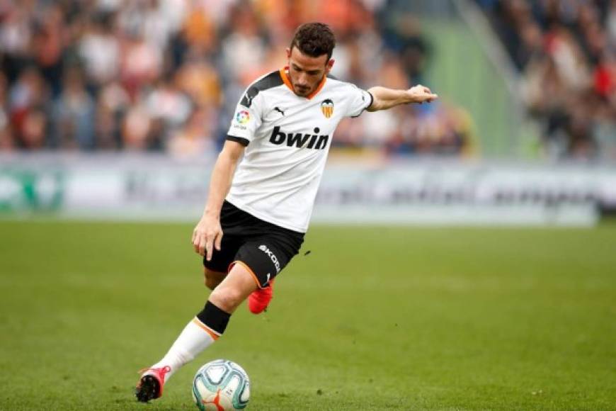 Alessandro Florenzi: Según la prensa deportiva de Italia, el lateral italiano no seguirá en el Valencia y se menciona que los clubes Fiorentina y el Sevilla están interesados en sus servicios.